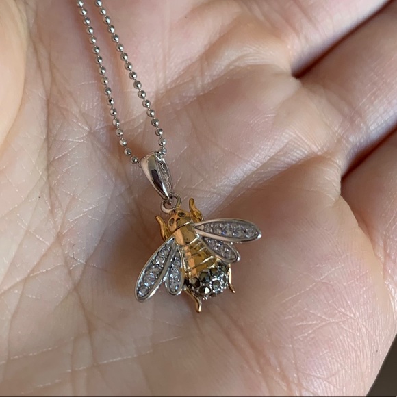 Ava Ro Bee Necklace Best Sale, 51% OFF 